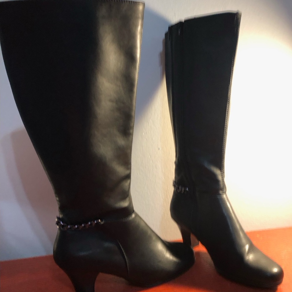 AEROSOLES Black Heeled Boots - Picture 1 of 5